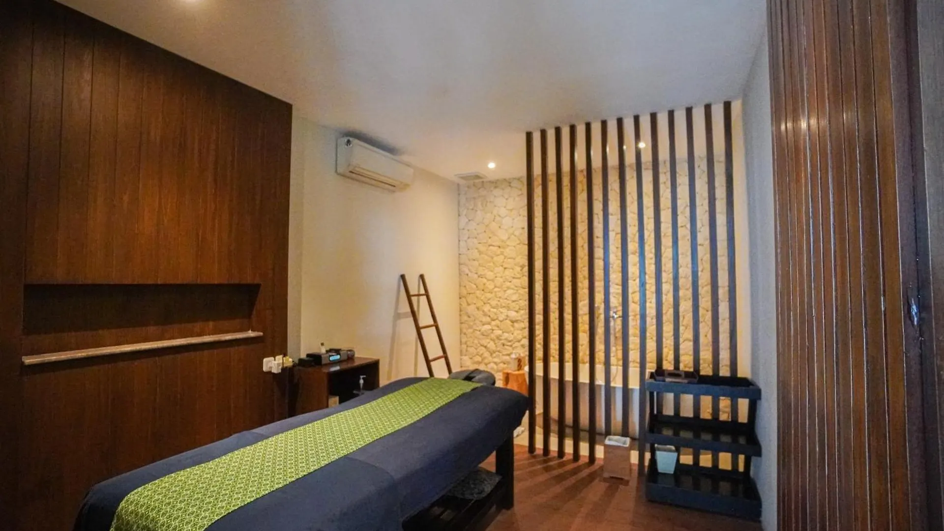 Hotel Furamaxclusive Ocean Beach Seminyak Bali Legian
